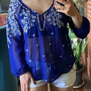 AMERICAN EAGLE Blue Chiffon Embroidered Blouse
